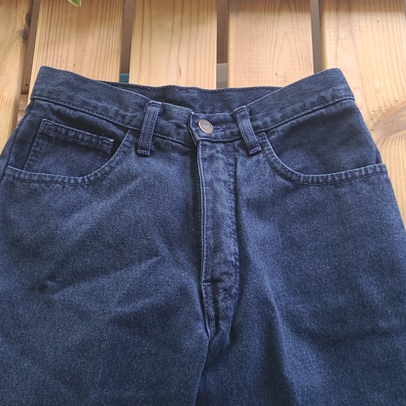 Mom Jeans - Picture 2 of 4